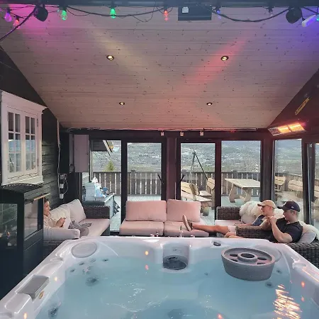 In - Out, Jacuzzi, Panorama View *