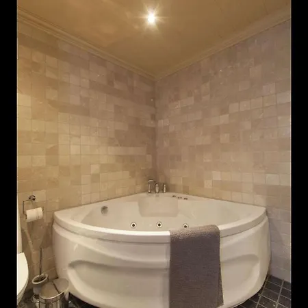 In - Out, Jacuzzi, Panorama View 別荘 ヤイロ
